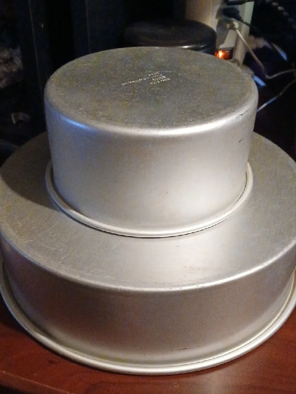 Aluminum Round Cake Pans - Silver